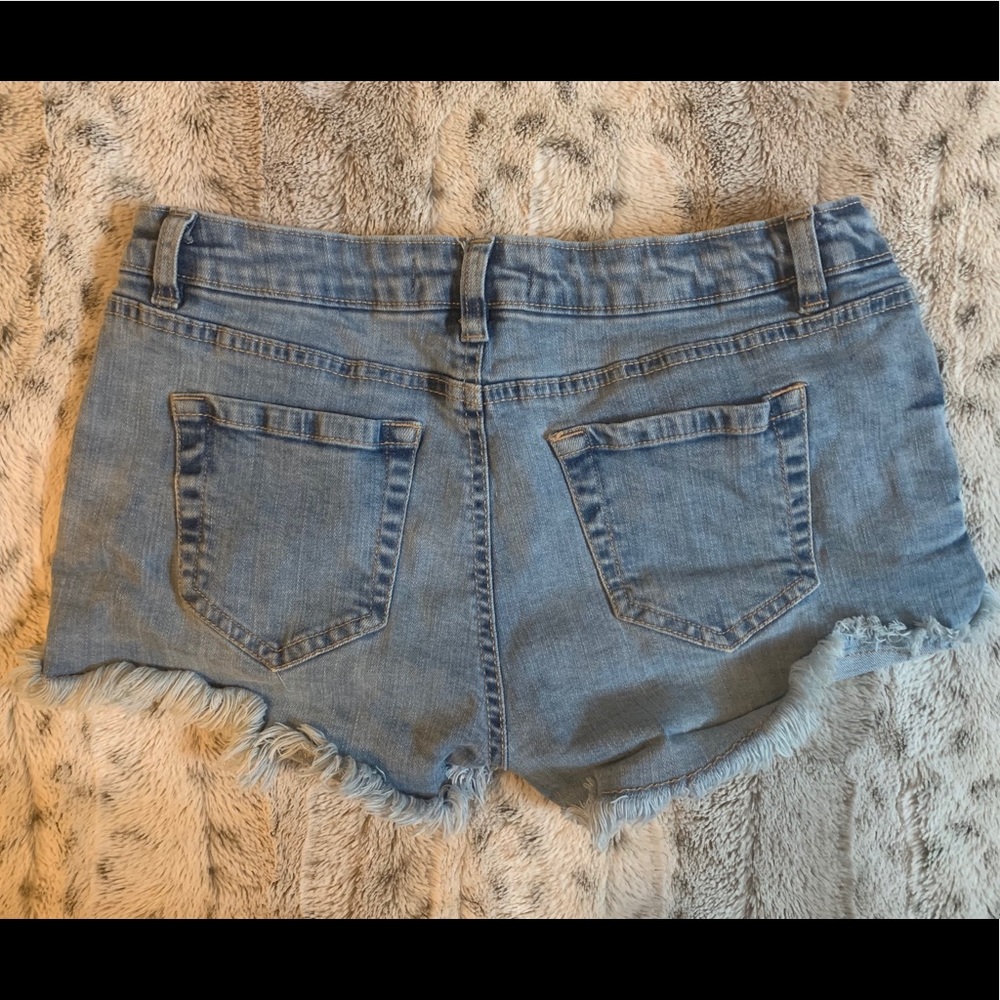 Urban Basics Shorts - Picture 3 of 3